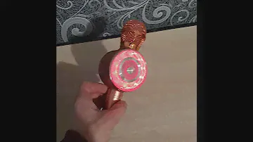 Детский микрофон с функцией караоке - золотой.